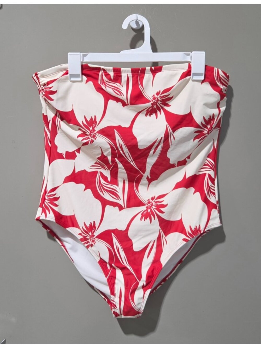 Shade & Shore Red & White Tropical Floral Strapless 1 Pc Swimsuit -- Size XL 16